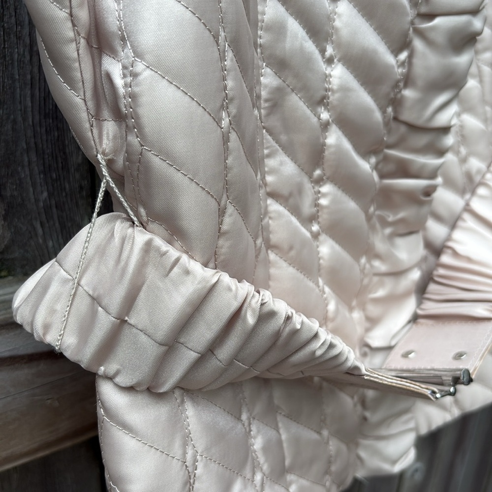 White House Black Market medium champagne quilted zip vest w/ belt. NWT!! - Picture 3 of 7